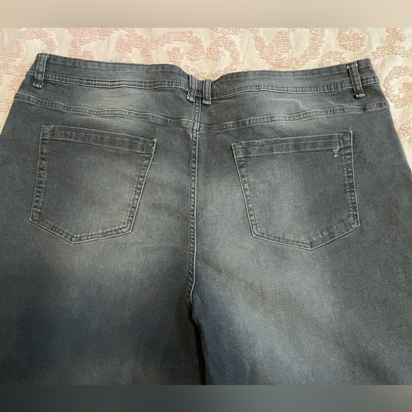 The Perfect Jean NYC Athletic Fit w/ stretch! 46 x 28 excellent condition - Picture 5 of 9